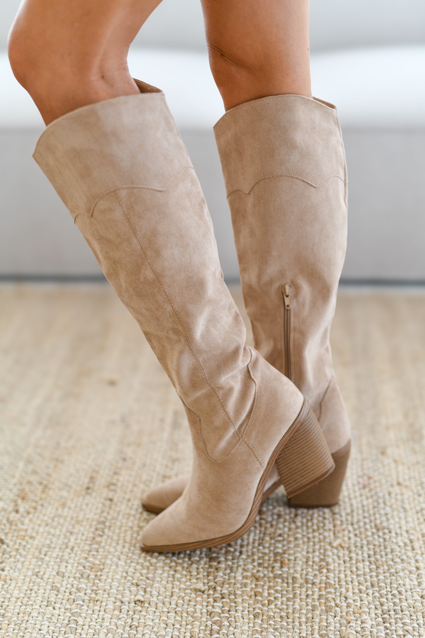 Muriel High Pointed Boots - Beige